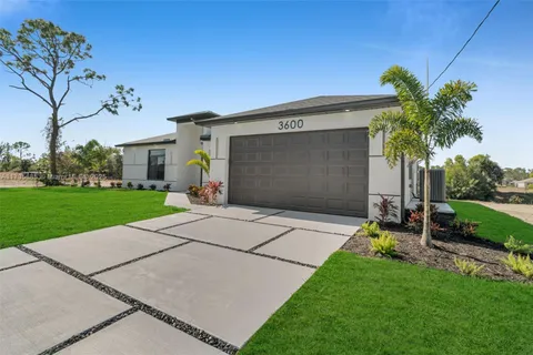 3600 NE 9TH PL, Cape Coral FL 33909