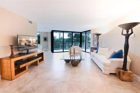 1000 Quayside Ter # 403, Miami FL 33138