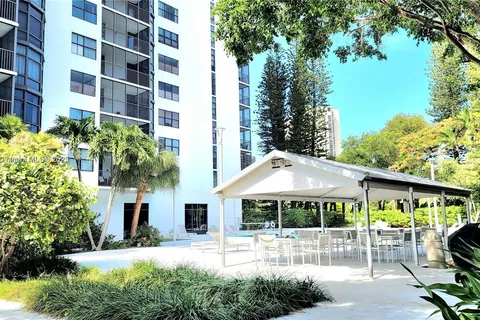 20100 W Country Club Dr # 403, Aventura FL 33180