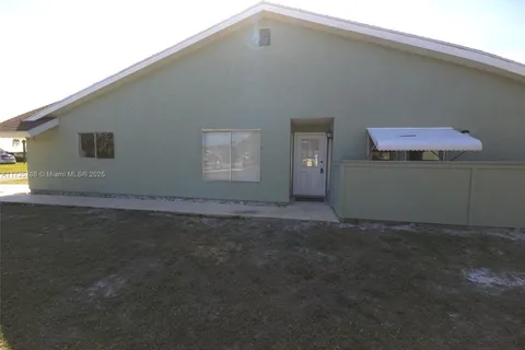 1407 SE Larkwood Cir, Port St. Lucie FL 34952