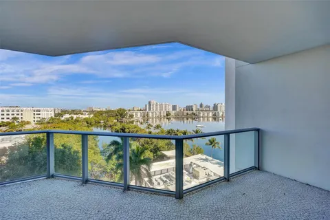 17301 Biscayne Blvd # 708, North Miami Beach FL 33160