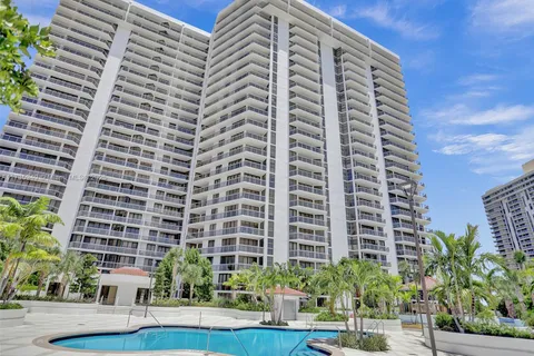 20281 E Country Club Dr # 407, Aventura FL 33180