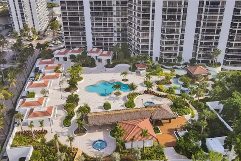 20281 E Country Club Dr # 407, Aventura FL 33180