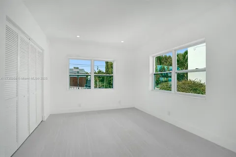 7915 Hawthorne Ave, Miami Beach FL 33141