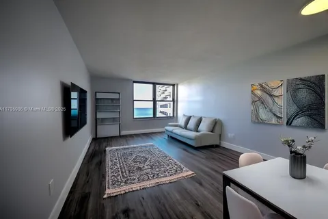 2899 Collins Ave # 1203, Miami Beach FL 33140