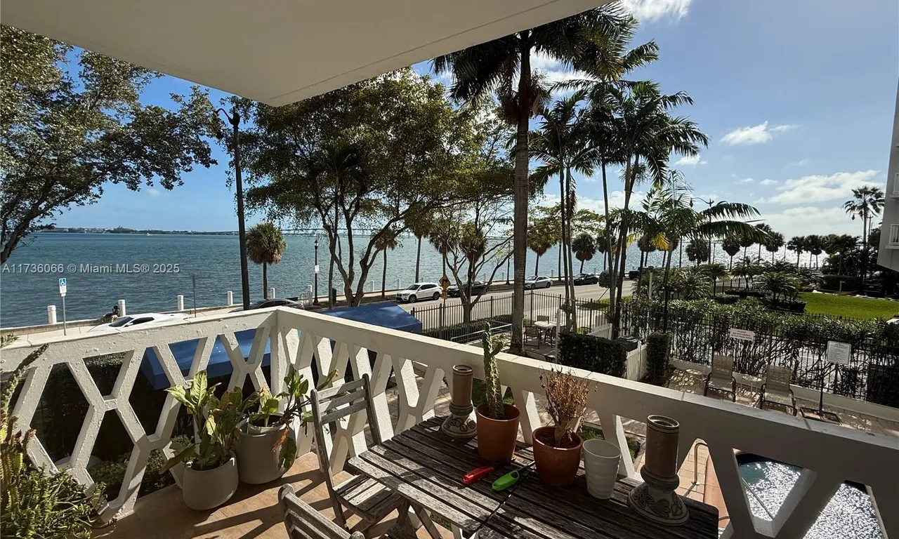 1430 Brickell Bay Dr # 205, Miami FL 33131