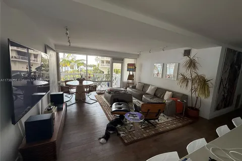 1430 Brickell Bay Dr # 205, Miami FL 33131