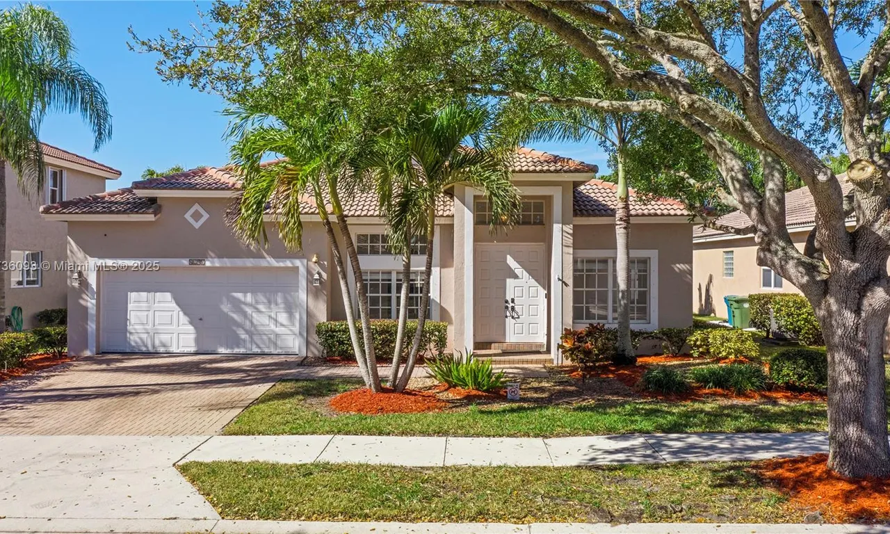 4297 Diamond Ter, Weston FL 33331