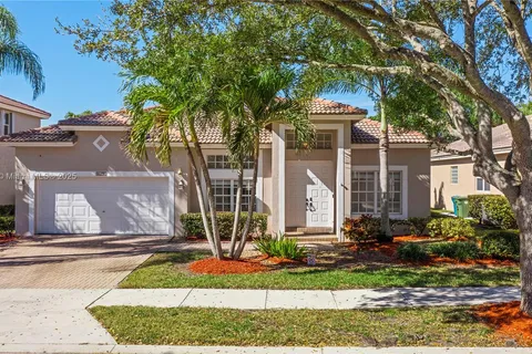 4297 Diamond Ter, Weston FL 33331