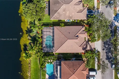 4297 Diamond Ter, Weston FL 33331