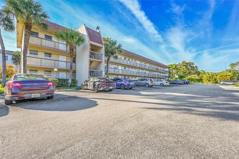 1801 NW 75th Ave # 305, Plantation FL 33313