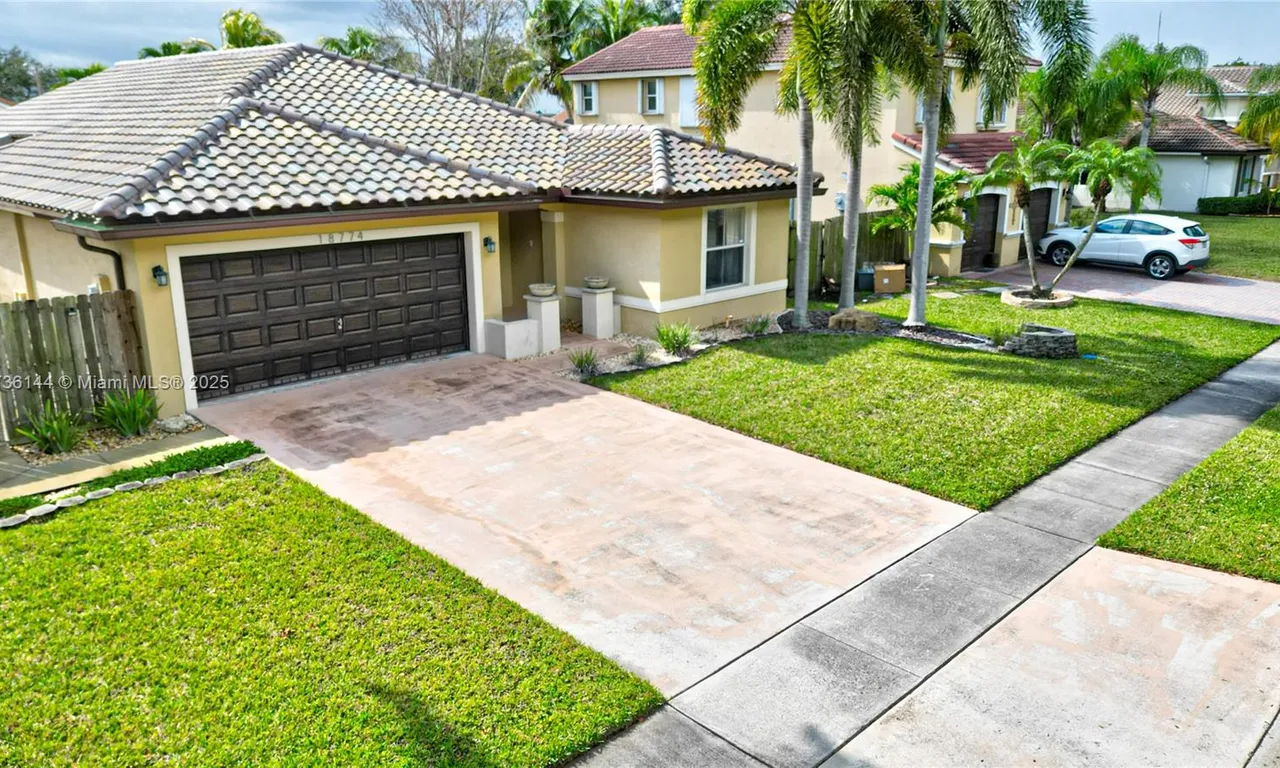 18774 NW 24th Pl, Pembroke Pines FL 33029