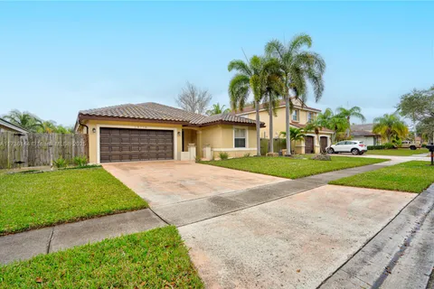 18774 NW 24th Pl, Pembroke Pines FL 33029