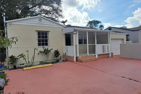 1276 NW 42nd St, Miami FL 33142