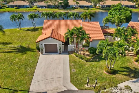 1 Columbia Ct, Deerfield Beach FL 33442