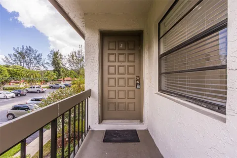 21529 Cypress Hammock Dr # 35J, Boca Raton FL 33428