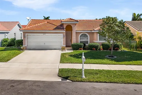 4474 NW 20th Ave, Oakland Park FL 33309