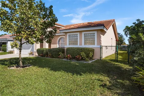 4474 NW 20th Ave, Oakland Park FL 33309