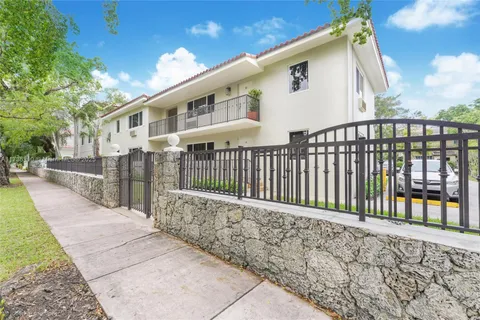 35 Antilla Ave, Coral Gables FL 33134