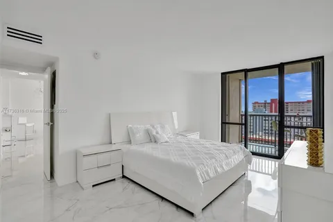 2017 S Ocean drive # 1206, Hallandale Beach FL 33009