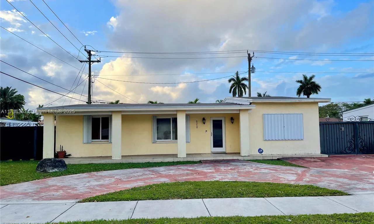 9210 SW 43rd Ter, Miami FL 33165