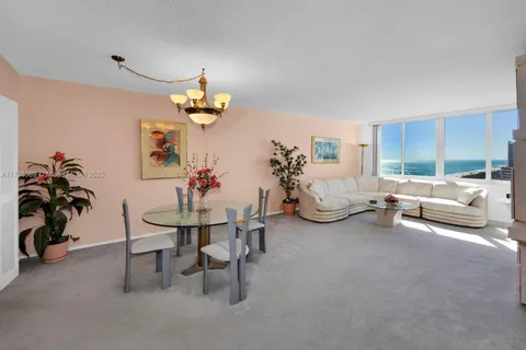 5401 Collins Ave # 1412, Miami Beach FL 33140