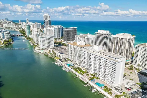 5700 Collins Ave # 15D, Miami Beach FL 33140