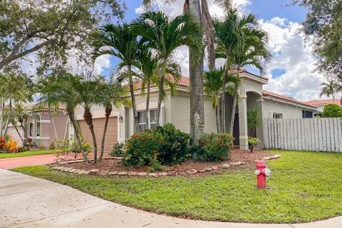 814 Kapok Way, Weston FL 33327