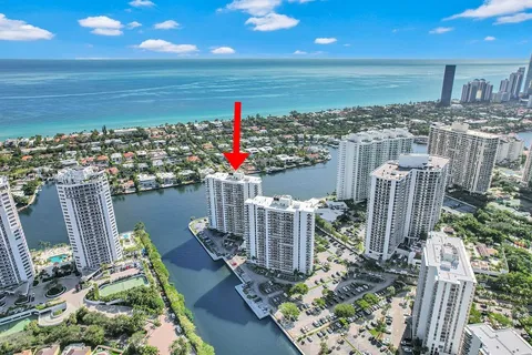 20515 E Country Club Dr # 1042, Aventura FL 33180