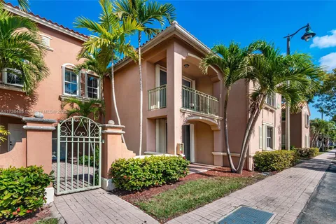 6740 NW 114th Ave # 704, Doral FL 33178