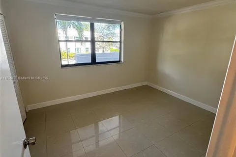 130 S Shore Dr # 2B, Miami Beach FL 33141