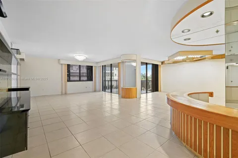 10175 Collins Ave # 306, Bal Harbour FL 33154