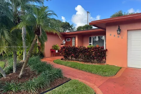 2201 NW 34th Ave, Lauderdale Lakes FL 33311