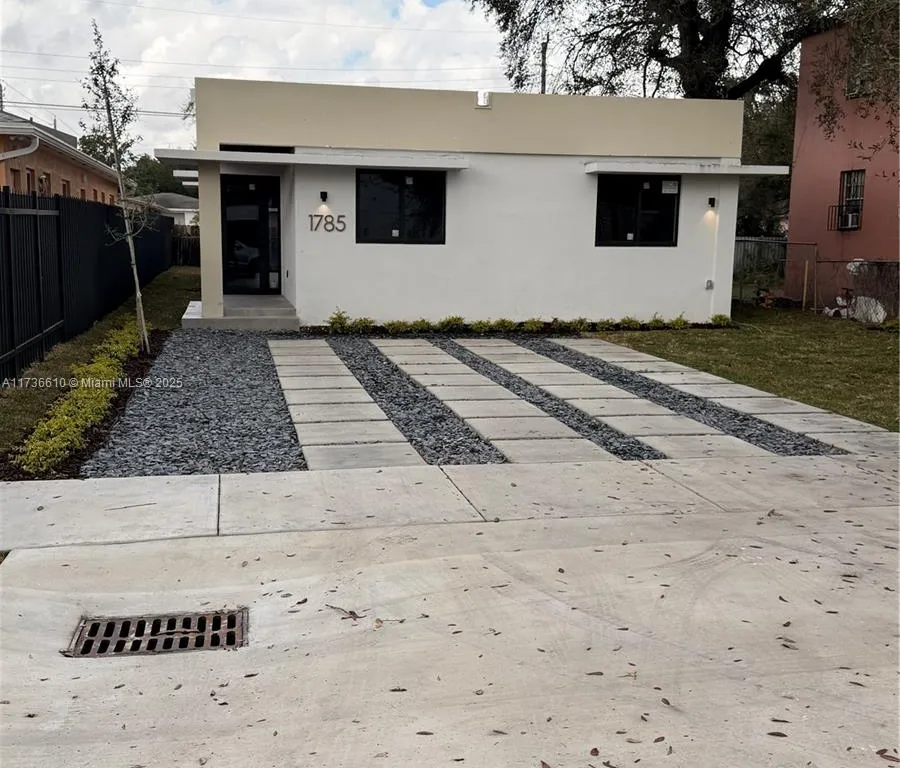 1785 NW 47th St, Miami FL 33142