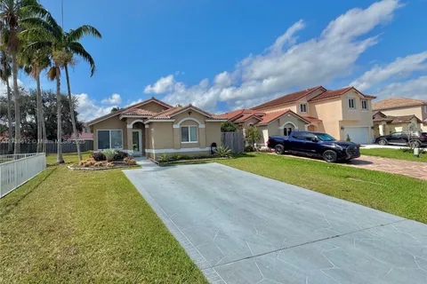 21496 SW 87th Pl, Cutler Bay FL 33189