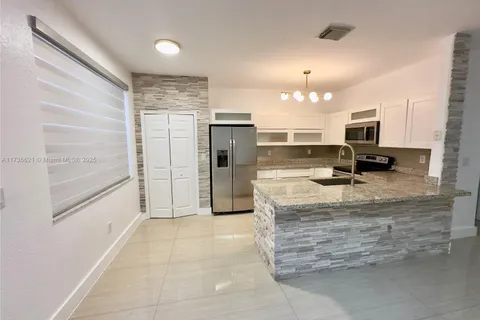 8143 NW 107th Path # 8143, Doral FL 33178