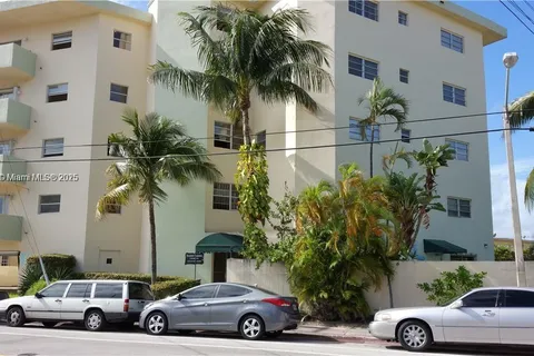 7830 Dickens Ave # 203, Miami Beach FL 33141