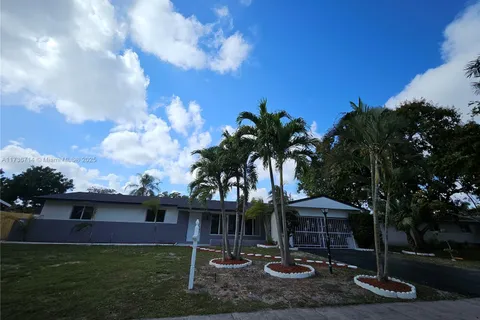 221 SW 53rd Ave, Plantation FL 33317