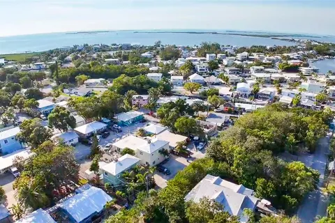 80 Le Grand Dr, Key Largo FL 33037