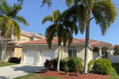 1290 Camellia Ln, Weston FL 33326