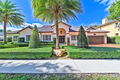 15522 NW 82nd Pl, Miami Lakes FL 33016