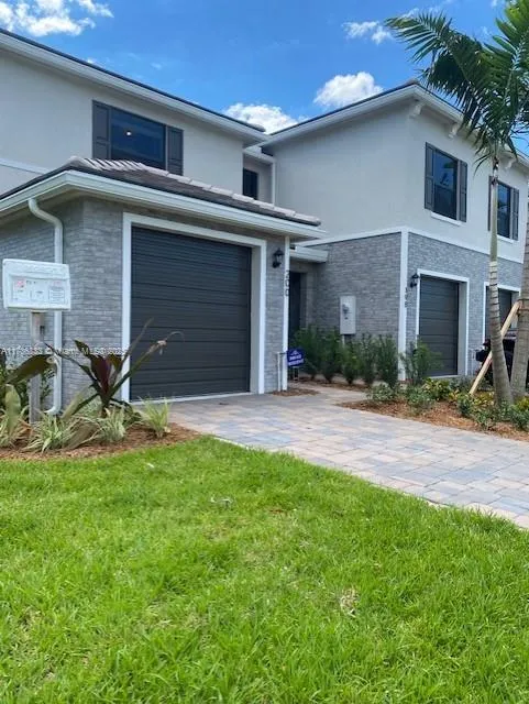 200 SE 5th Ct, Deerfield Beach FL 33441