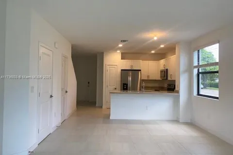 200 SE 5th Ct, Deerfield Beach FL 33441