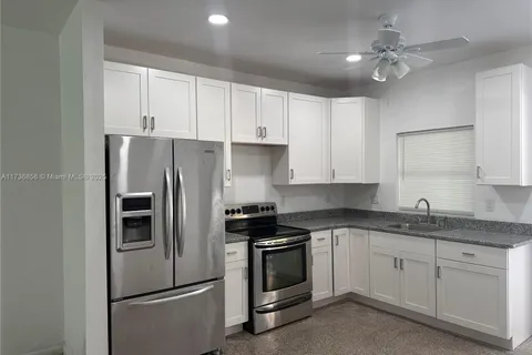 1017 Chipola Rd # B, Fort Pierce FL 34950