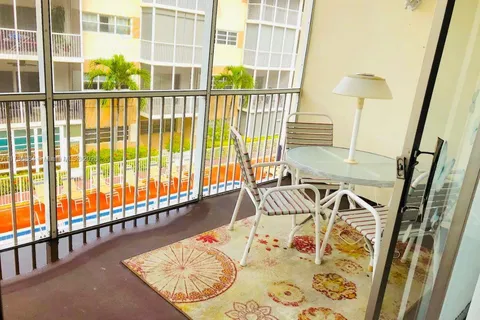 2097 S Ocean Dr # 305, Hallandale Beach FL 33009