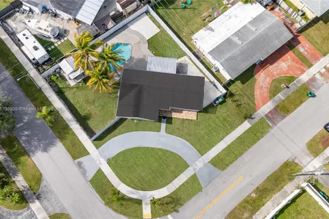 9470 Dana Rd, Cutler Bay FL 33157