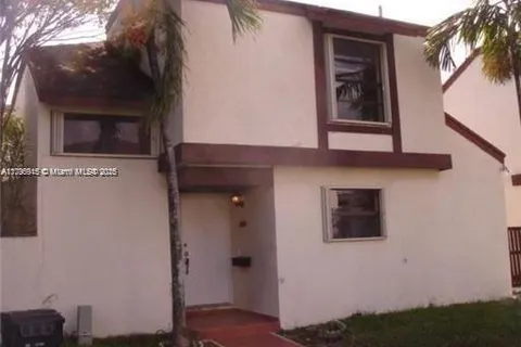 9702 NW 5th Ln # 9702, Miami FL 33172