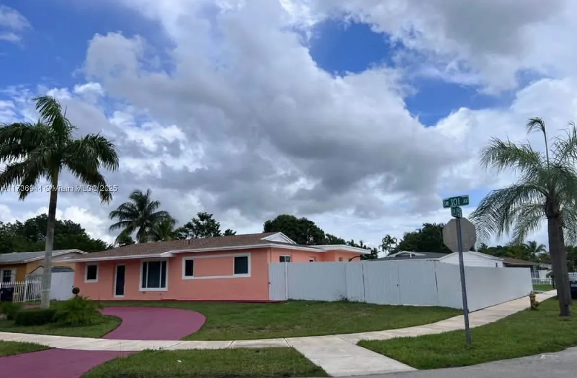 15431 SW 101st Ave, Miami FL 33157