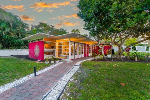 40 NE 24th St, Lazy Lake FL 33305