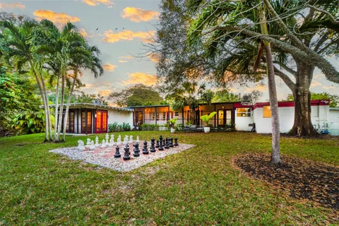 40 NE 24th St, Lazy Lake FL 33305